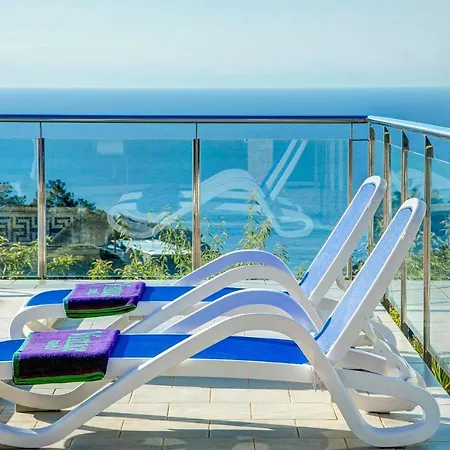 Sleeps 9 Pool Wifi Villa Lloret de Mar