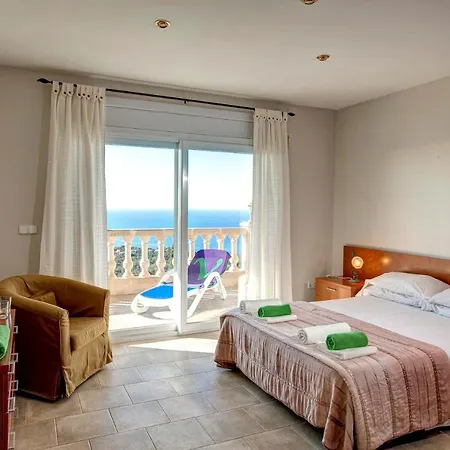 Sleeps 9 Pool Wifi Villa *