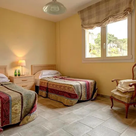 Sleeps 9 Pool Wifi Lloret de Mar