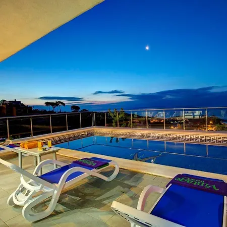 Sleeps 9 Pool Wifi Villa *